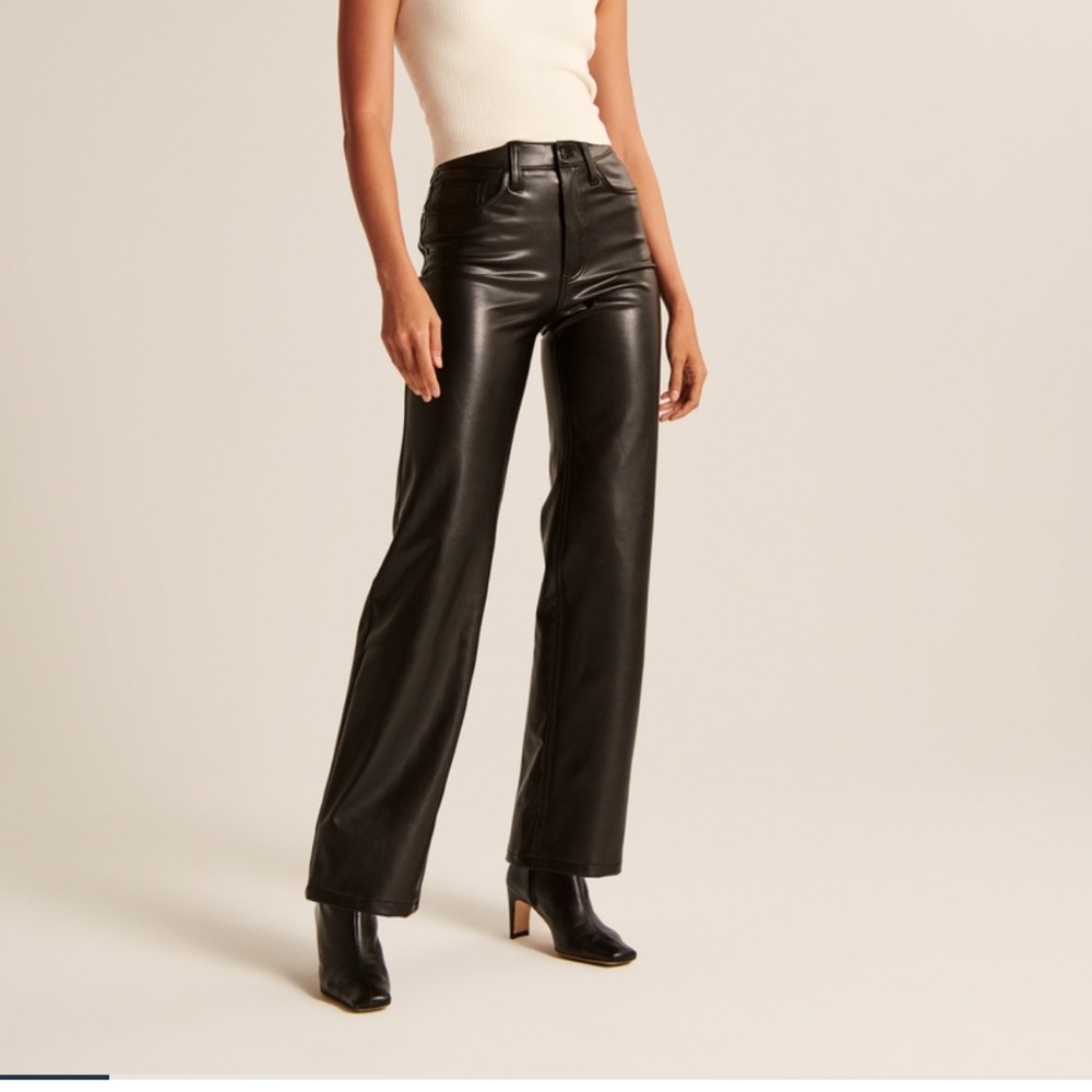 High rise 90s relaxed vegan leather pant